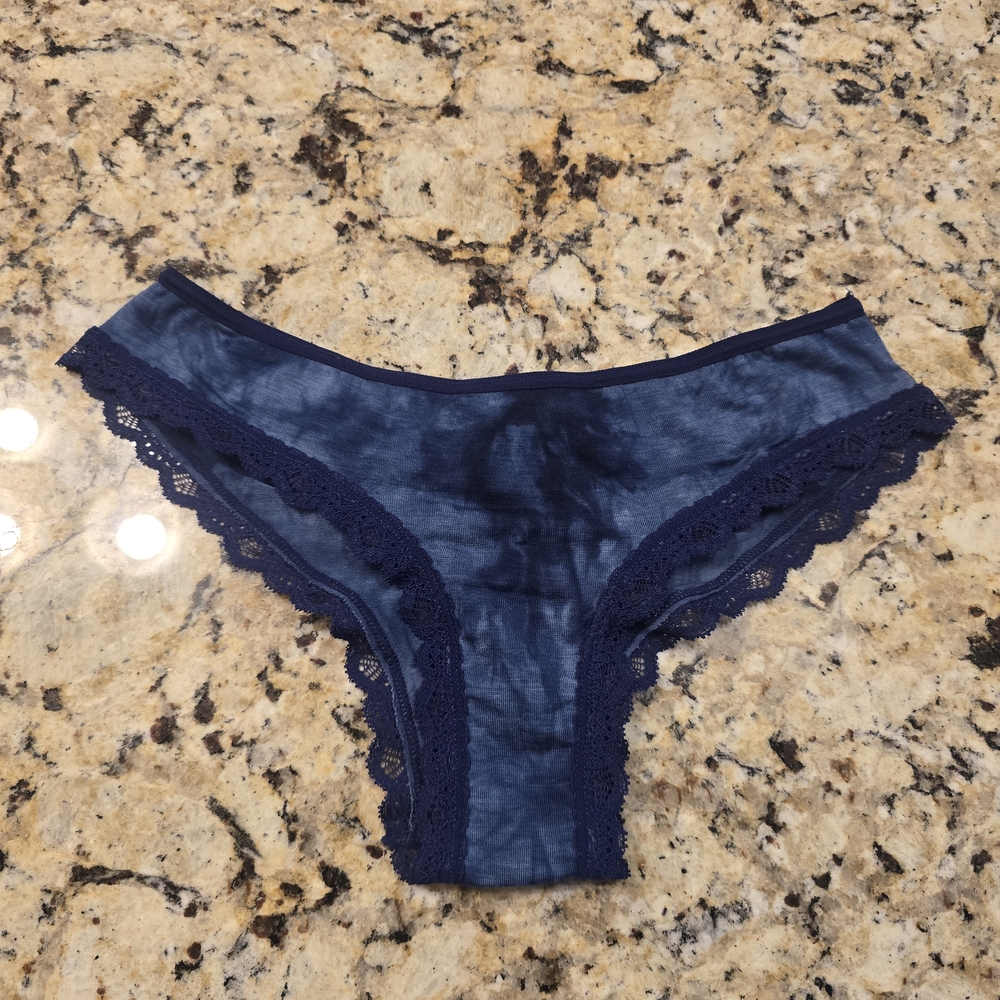 Victoria's Secret Navy Lace Cheeky Panties NWOT